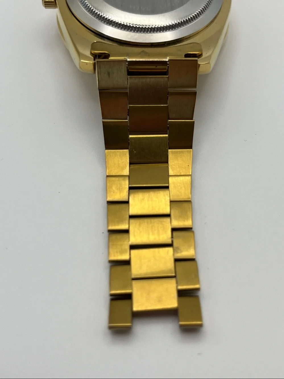 1985 Nibosi Gold Men's Watch with Black Dial and Day Display